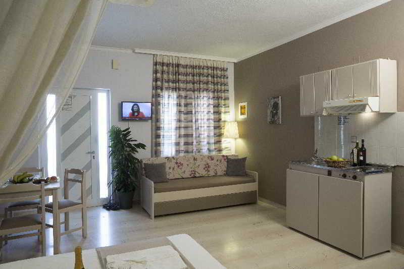Elia Stalos Apartments Agia Marina المظهر الخارجي الصورة